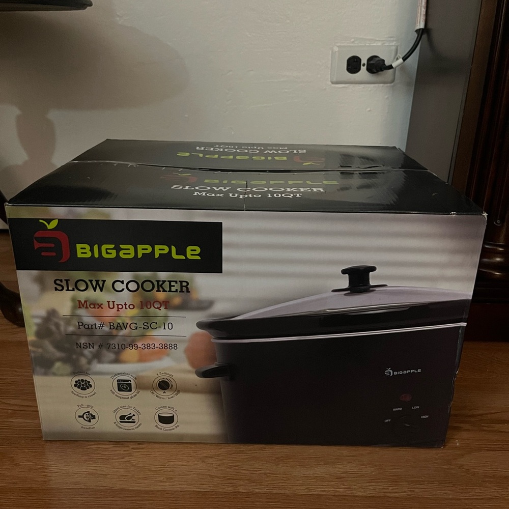 Apple Black Slow Cooker 10QT